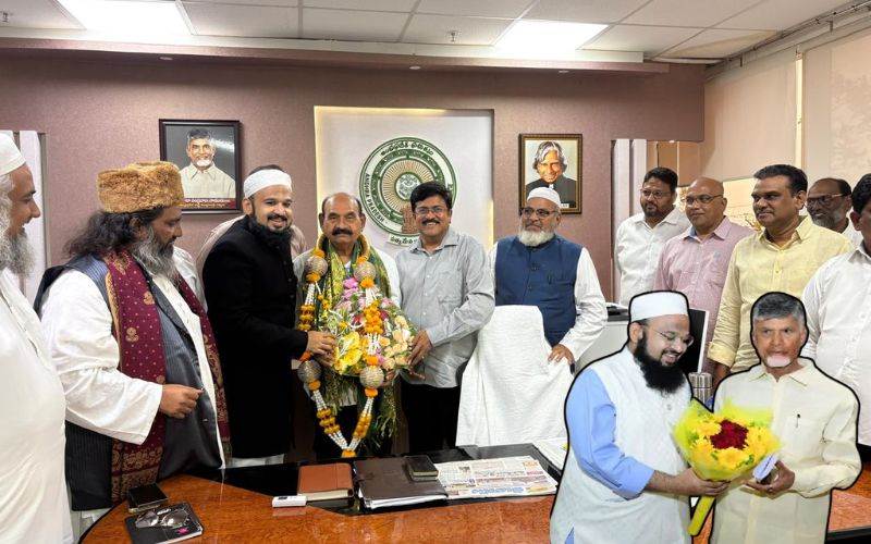  آندھراپردیش اقلیتی وزیر این ایم ڈی  فاروق کی موجودگی میں فاروق شبلی نے اردو اکیڈمی چیئرمین کی ذمہ داری سنبھالی 